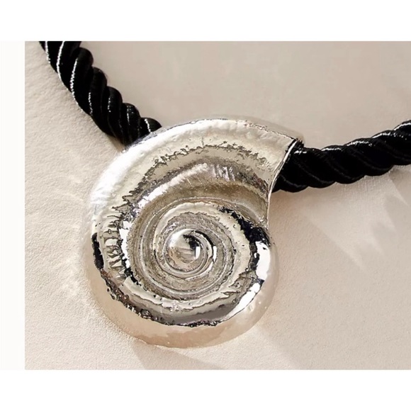 FREE PEOPLE /THRONES SPIRAL GOLD NAUTILUS SHELL ROPE NECKLACE- NWOT - Picture 5 of 10